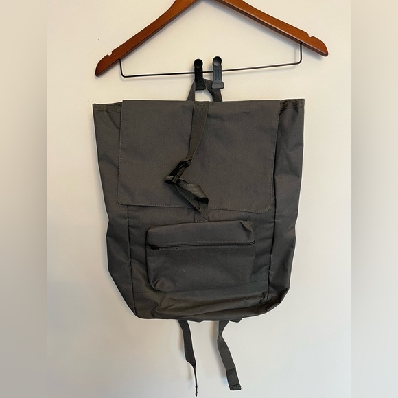 Gray Backpack utility - Picture 3 of 6